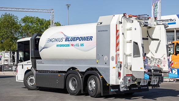 BLUEPOWER Fahrzeug der ENGINIUS GmbH