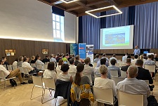 Dr. Florian Siedenburg stellte in seinem Vortrag die umweltschonend hergestellten Verpackungen des Unternehmens ECO COOL GmbH vor. Foto: Handelskammer Bremen – IHK für Bremen und Bremerhaven.