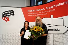 Die Gewinner*innen des Klimaschutzpreises 2024: Ida Büsching und Thomas Feischen. Foto: © energiekonsens